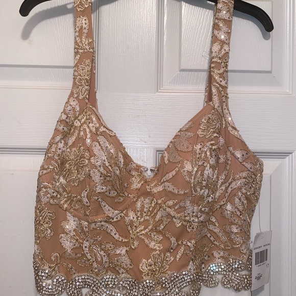 Floor length gown - Picture 2 of 5